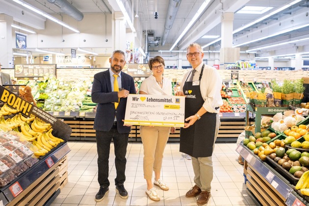 Presse-Information: Michael Donth MdB zu Gast im E-Center Dettingen