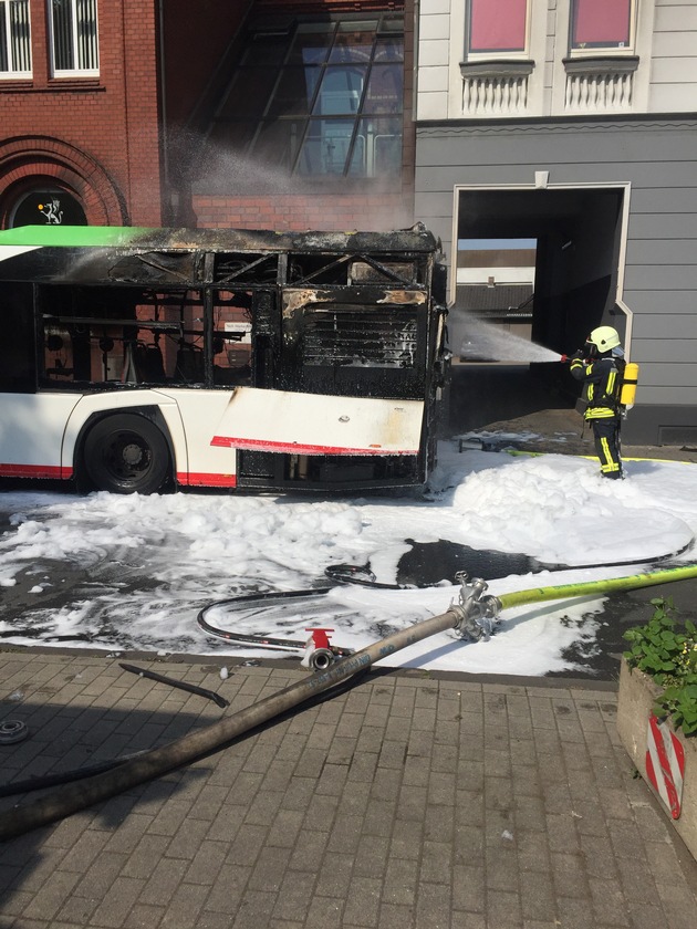 FW-GE: Brand eines Linienbusses in Rotthausen