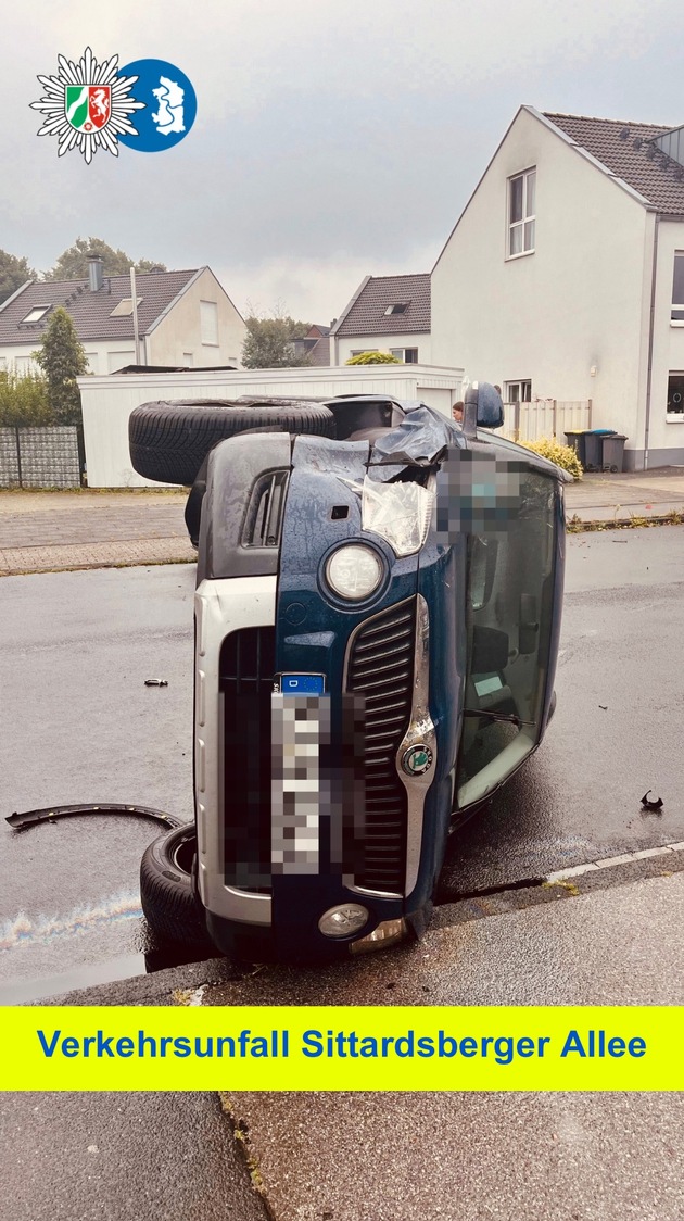 POL-DU: Buchholz: Auto kippt auf die Seite - Fahrer kann sich selbstständig befreien