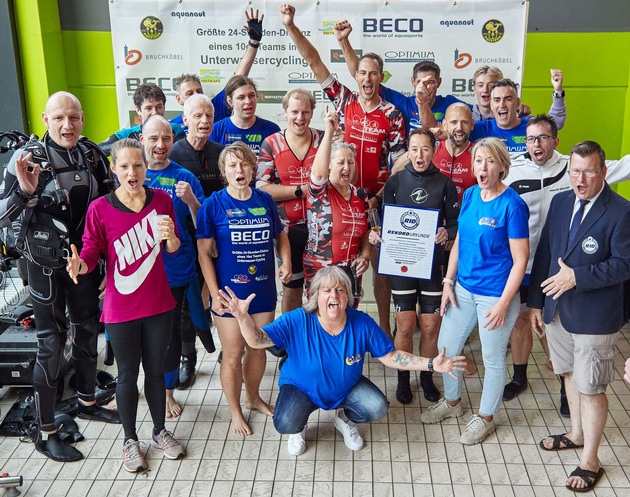 Neuer RID-Weltrekord: Extremsportler-Team um RID-Weltrekordhalter Dirk Leonhardt erzielt Bestleistung – »größte 24-Stunden-Distanz eines 10er Teams im Unterwasser-Cycling« (133,93 km)