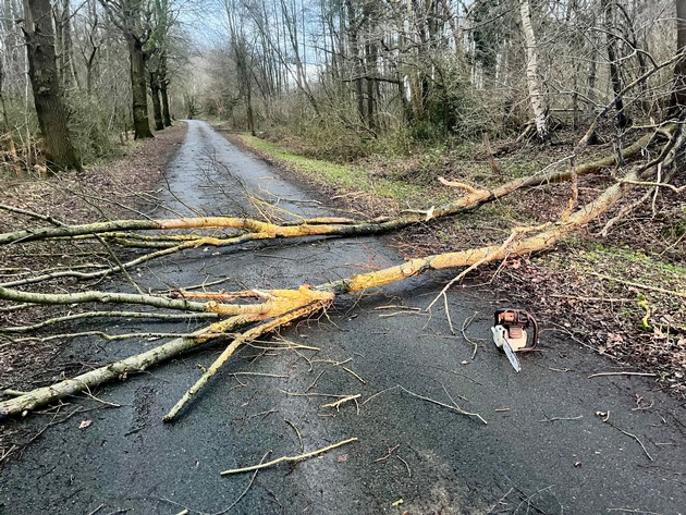 FW Hünxe: Mehrere unwetterbedingte Einsatzstellen