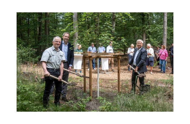 FriedWald Lehnin eröffnet – letzte Ruhe unter Bäumen südwestlich von Berlin