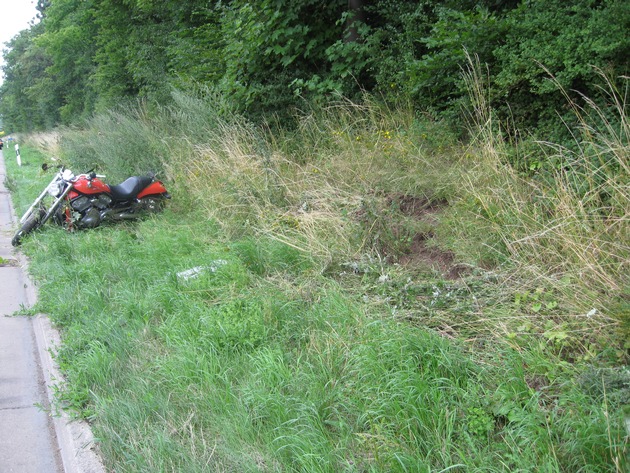 POL-HI: Verkehrsunfall auf der BAB 7 bei Hildesheim, alleinbeteiligter Motorradfahrer schwerverletzt - Nachtrag