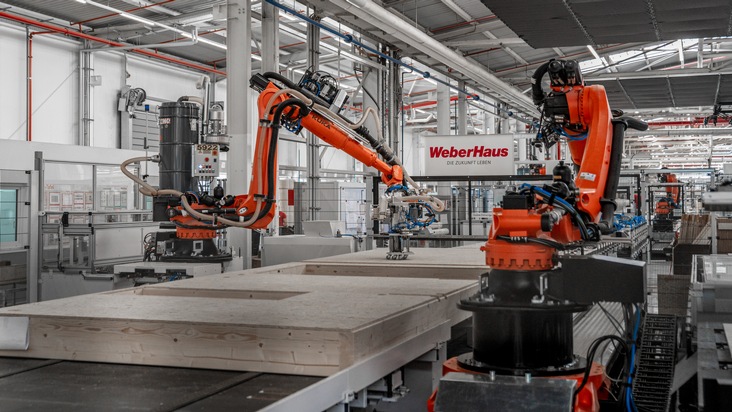 WeberHaus GmbH & Co. KG: Modernste Robotik-Technologie in der Fertighaus-Produktion von WeberHaus