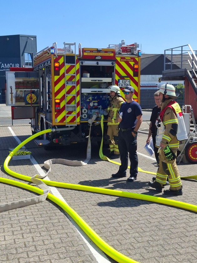 FW Mechernich: Löschzug Kommern übt am Institut der Feuerwehr in Düren-Stockheim