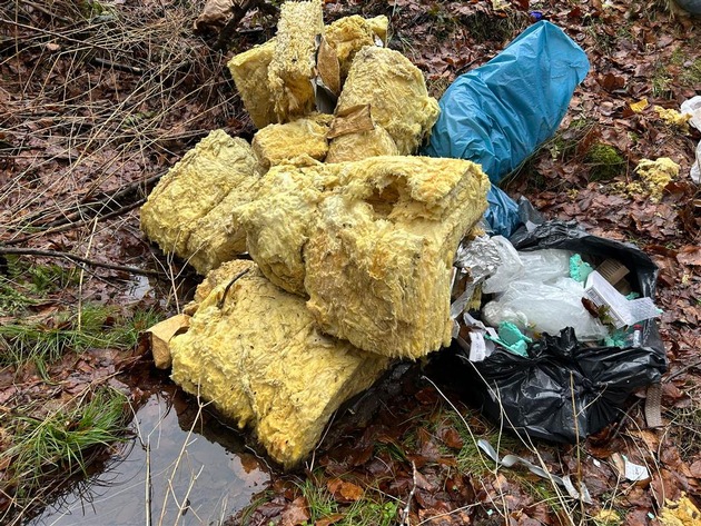 POL-PDWIL: Umweltgefährdende Abfallbeseitigung im Wald