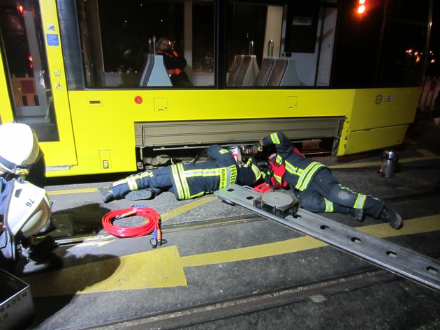 FW-MH: Straßenbahn entgleist