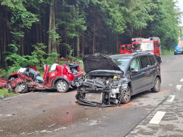 KFV-CW: Tödlicher Verkehrsunfall in Oberreichenbach / Fahrzeuge kollidieren auf Kreuzung