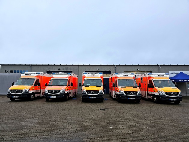 RKiSH: Sechs Rettungswagen an verschiedene Hilfsorganisationen übergeben