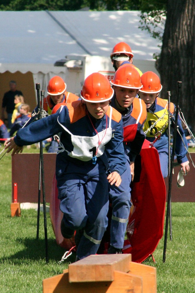 Jugendfeuerwehr Oberneukirchen gewinnt Deutsche Meisterschaften in Leipzig / 25 Mannschaften aus ganz Deutschland traten bei CTIF-Bundesentscheid an