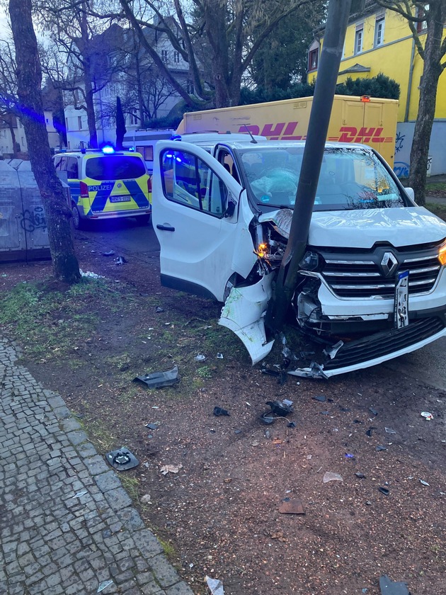 POL-AC: Zeugen nach Verkehrsunfall in der Limburger Stra&szlig;e gesucht