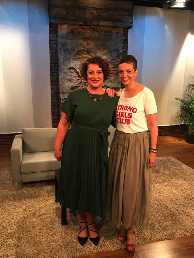 &quot;2 Frauen, 2 Brüste&quot;: sixx zeigt am Weltbrustkrebstag zum ersten Mal einen Podcast im deutschen TV