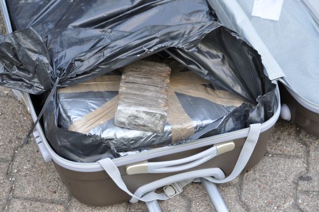 POL-FL: BAB 7 Ahrenholz (SL-FL) - 60 kg Haschisch beschlagnahmt, Flensburger Spediteur in Haft