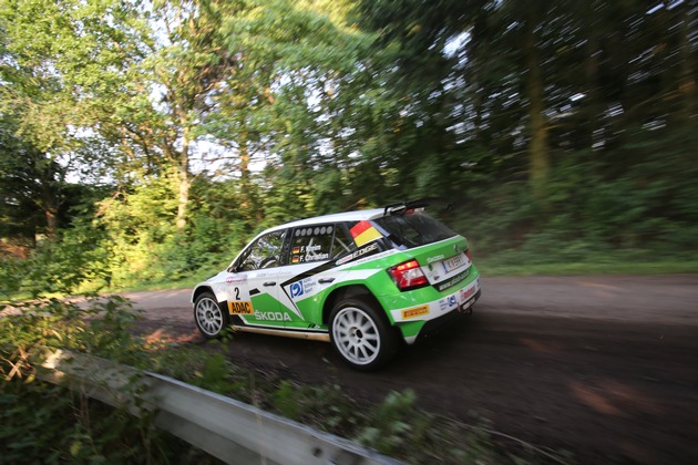 In der Hitze ganz cool: SKODA Pilot Kreim feiert zweiten Sieg im Fabia R5 in Serie (FOTO)