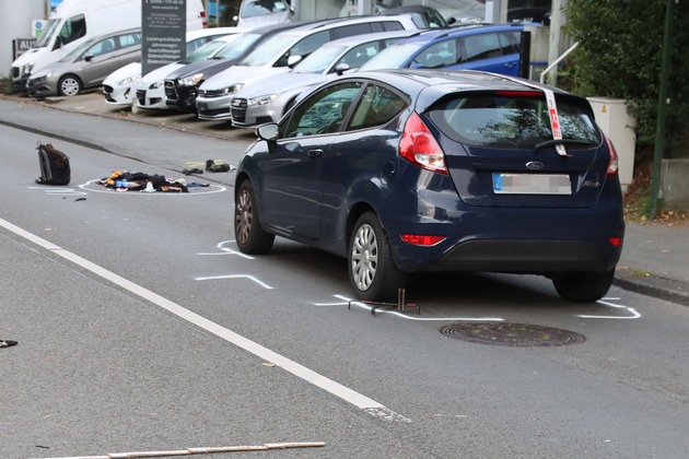 POL-ME: Schwerer Verkehrsunfall: 27-Jähriger mit lebensgefährlichen Verletzungen ins Krankenhaus geflogen - Wülfrath - 2210071