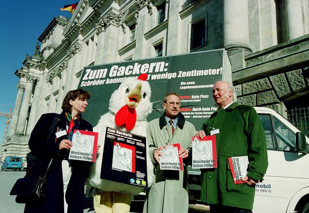 Bündnis Tierschutz nennt rot-grüne Regierung &quot;Weicheier im linken Flügel&quot; / Verbot der Käfighaltung von Legehenne gefordert