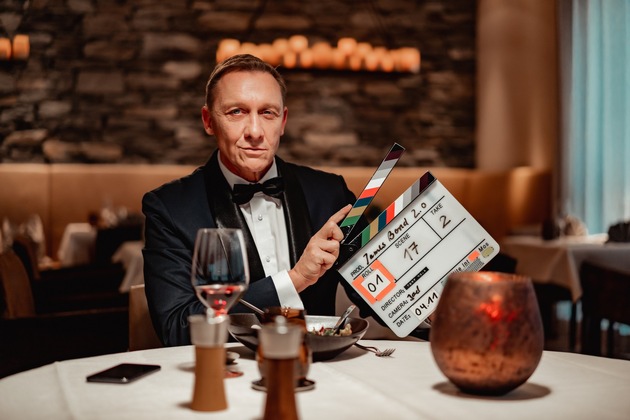 Die Wahrheit hinter Premieren-Chaos: Bond versteckt sich vor Hollywood in Bündner Berg-Hideaway