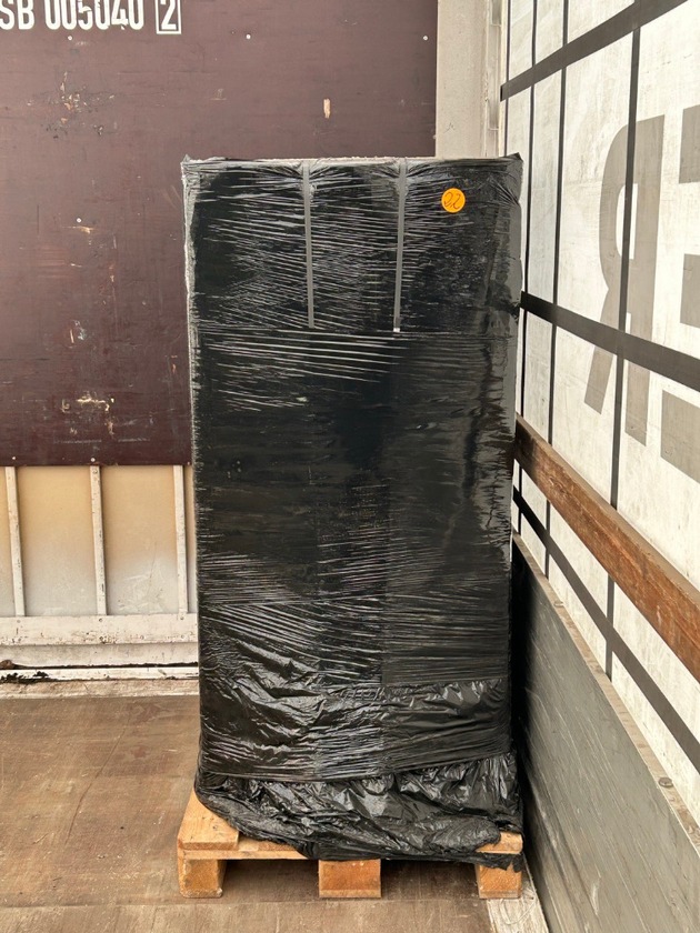 ZOLL-H: Zoll beschlagnahmt Drogen im Wert von 600.000 Euro / ZOLL stellt ca. 60 Kilogramm Cannabis aus Spanien sicher; zwei Beschuldigte in Bremen festgenommen