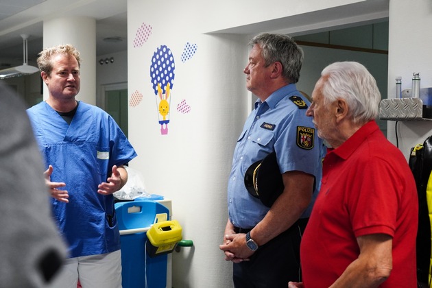 POL-PPWP: Nach Benefizfußballspiel: Spendenübergabe im Westpfalz-Klinikum