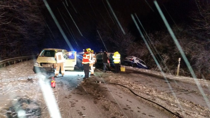 FW-Stolberg: Verkehrsunfall auf der Freunder Landstraße