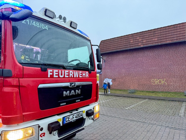 FW Flotwedel: Rauchentwicklung in Eicklinger Sporthalle ruft Feuerwehr auf den Plan
