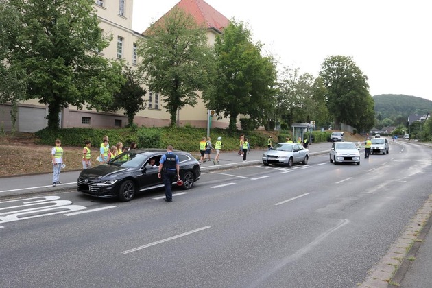 POL-ESW: &quot;Blitz for Kids&quot;; Polizei führt Geschwindigkeitsmessung mit Schulklassen durch; die Meisten fahren vorbildlich