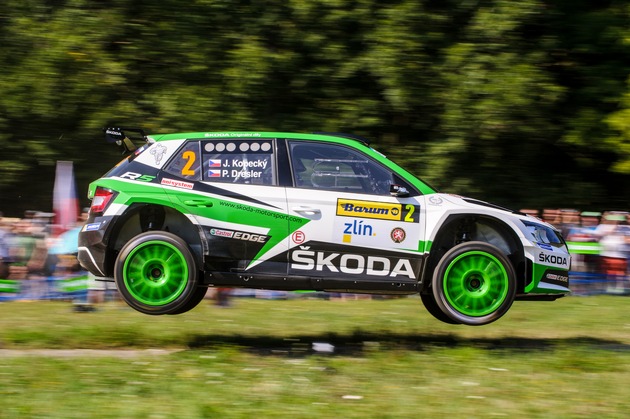 Barum Czech Rally Zlín: Amtierende Meister Kopecký/Dresler holen sechsten Saisonsieg für SKODA (FOTO)
