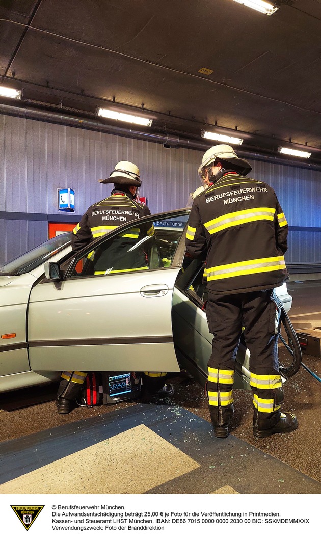 FW-M: Verkehrsunfall im Luise-Kiesselbach-Tunnel (Mittersendling)