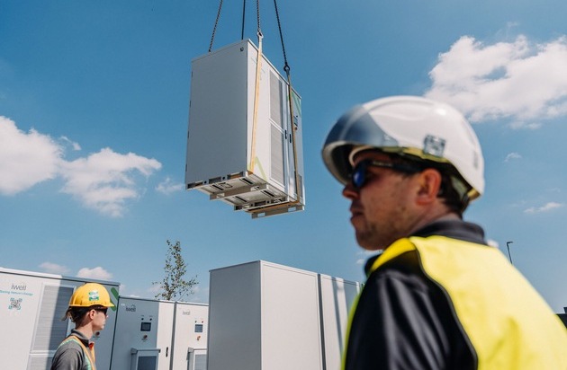 iwell präsentiert Energiemanagement-System der neuen Generation für Gewerbe und Industriekunden auf der Smarter E 2025
