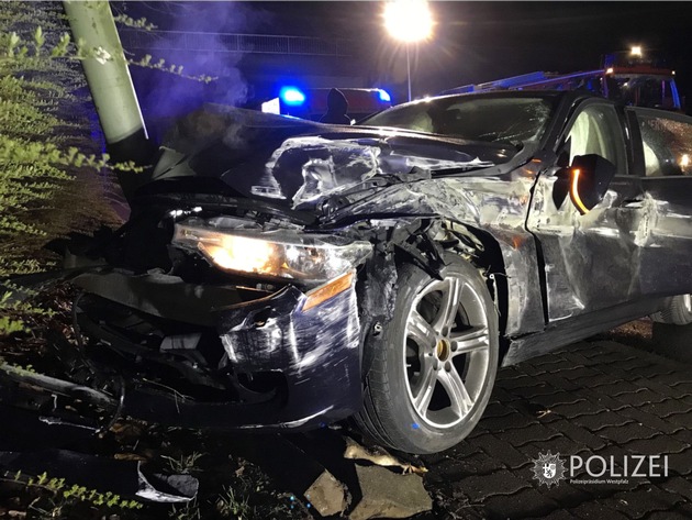 POL-PPWP: Unfall unter Alkohol - BMW &quot;geschrottet&quot;
