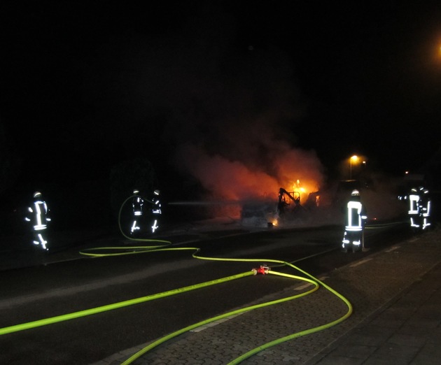 FW-MH: Feuerschein war weit zu sehen #fwmh