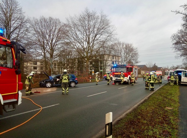FW Hünxe: Technische Rettung nach Verkehrsunfall mit vier Verletzten