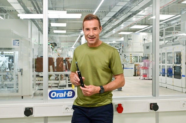 Neue Kampagne von Procter &amp; Gamble mit Kai Pflaume: &quot;Wo Qualität zu Hause ist&quot; rückt lokale Produktion und Vertrauen in den Mittelpunkt