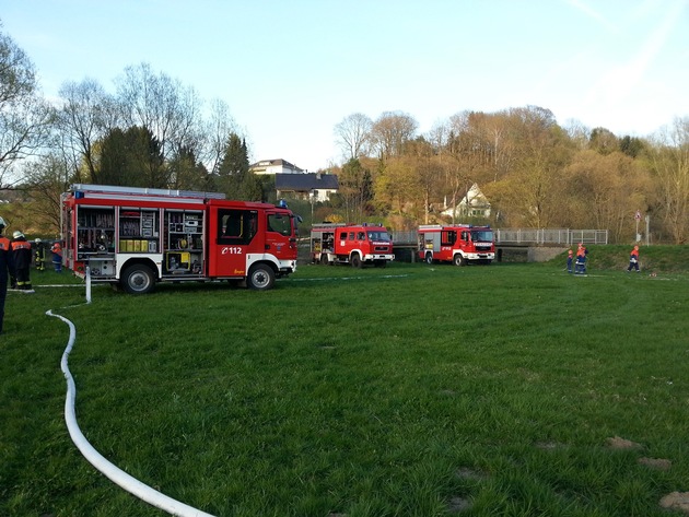 FW-AR: Löschzug 1 der Arnsberger Jugendfeuerwehr eröffnet Übungssaison