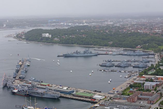 &quot;Kieler Woche 2011&quot;: Internationale Schiffe und Marinesoldaten zu Gast im Marinestützpunkt (mit Bild)