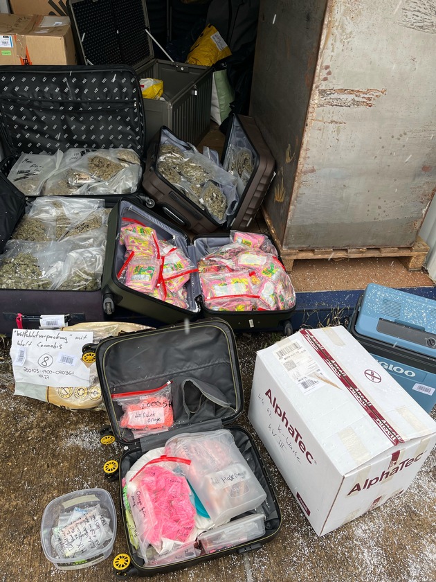 POL-K: 260105-3-K Festnahmen nach Drogenfunden in Köln-Kalk - Haftrichter schickt zwei mutmaßliche Drogendealer in Untersuchungshaft