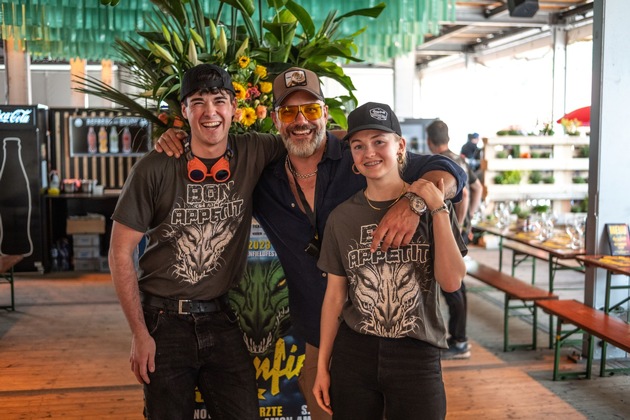 TV-Koch René Schudel kocht mit jungen Talenten am Greenfield Festival