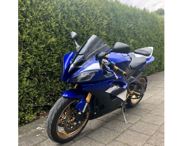 POL-NE: Yamaha Motorrad gestohlen - Polizei sucht Zeugen (Fotos im Anhang)
