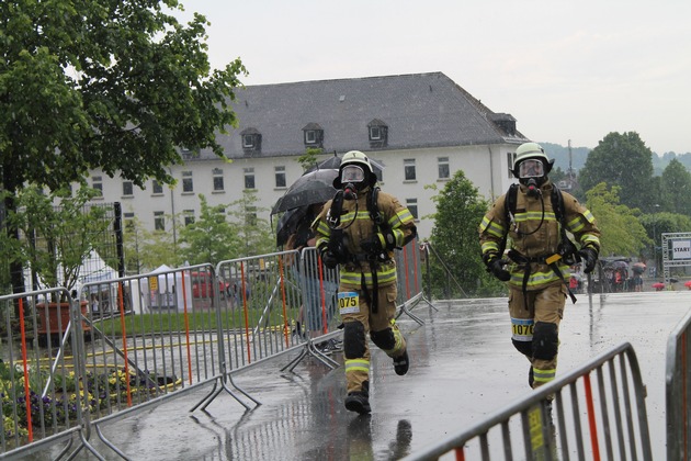 FW Menden: Hermanns und Stüken holen Gesamtsieg beim 3. Hemeraner Firefighter Treppenlauf