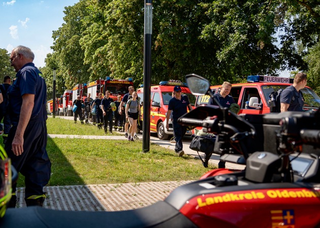 FW-OLL: ++ Korrekturmeldung, weitere Hilfsorganisation nicht erw&auml;hnt ++ Kreisfeuerwehrbereitschaft des Landkreises Oldenburg &uuml;bt erstmals in neuer Struktur im Landkreis Nienburg mit 172 Einsatzkr&auml;ften.