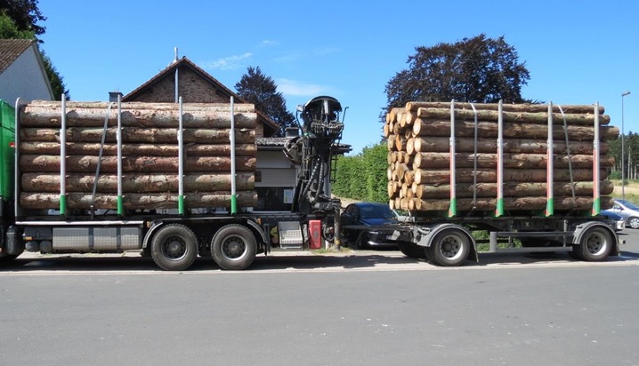 POL-PPTR: Zu hoch und zu viel geladen - Polizei stoppt mehrere Holztransporte