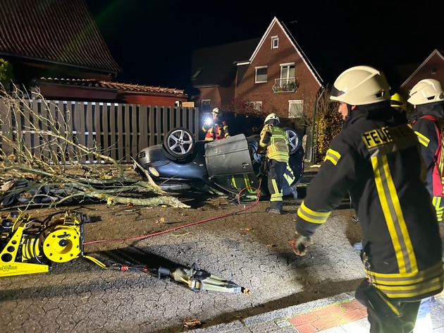 POL-STD: Zwei junge Autoinsassen im Alter von 19- und 23-Jahren bei Verkehrsunfall in Harsefeld tödlich verunglückt