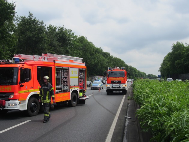 FW-MH: Verkehrsunfall auf der A40 - eine verletzte Person