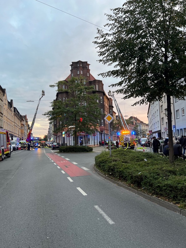 FW-GE: Brand in der Altstadt - Lüftungsanlage eines Grillimbiss geht in Flammen auf