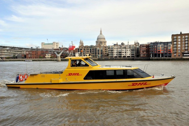 PM: DHL Express setzt in London auf City-Logistik via Boot  / PR: DHL Express demonstrates next step of urban logistics in London
