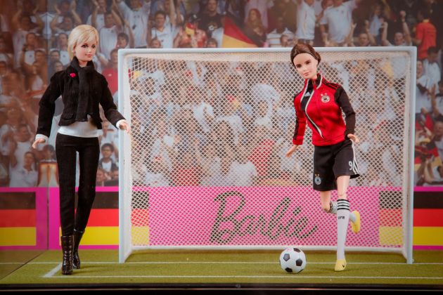 Barbie® stimmt mit Silvia Neid und Birgit Prinz auf die Frauenfußball Weltmeisterschaft 2011 ein (mit Bild)