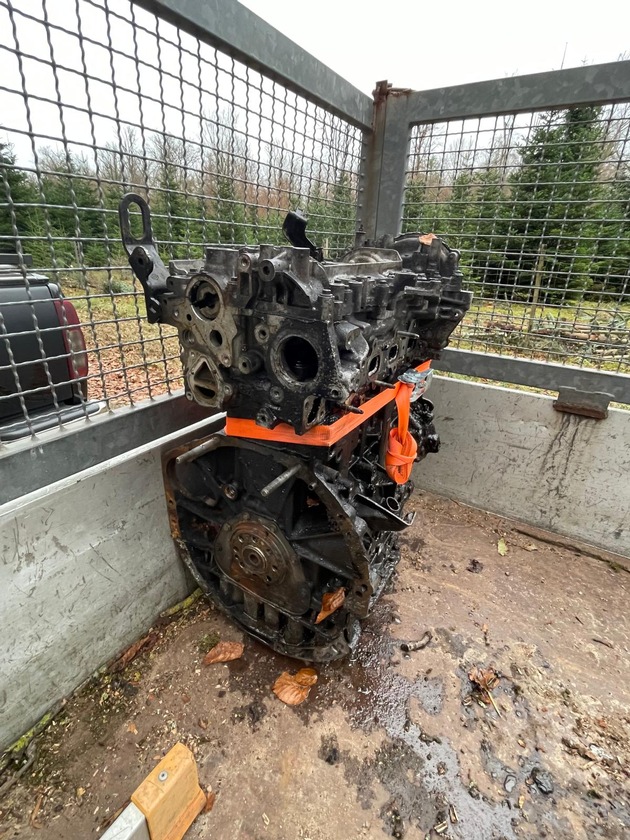 POL-OF: Was soll das? - Unbekannte entsorgen Motorblock in Entwässerungsgraben