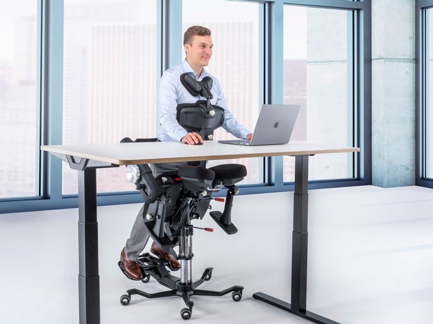 Start-up aus Bayern beseitigt durch Sturfen Ursache des Rückenschmerzes mit hybrider Sitztechnologie / Neues Lifestyleprodukt bietet einzigartige Arbeitsposition, die Rückenübungen überflüssig macht