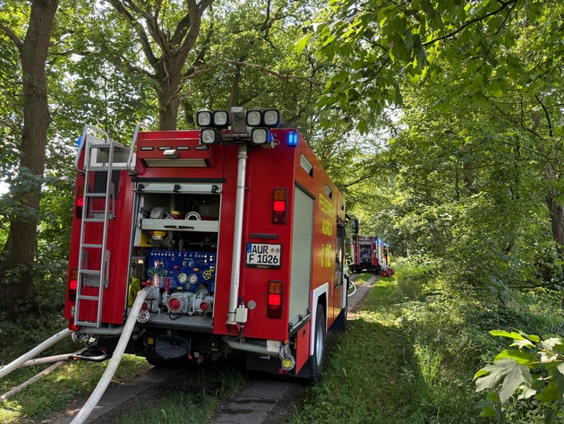 FW-AUR: Treckergespann ausgebrannt