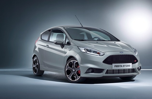 Ford-Werke GmbH: Europa-Debüt für den Ford Fiesta ST200: Mehr Power und nochmals gesteigerte Fahrdynamik im sportlichen Kleid (FOTO)